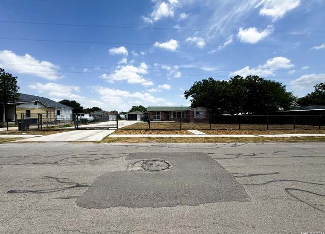 Property at 215 W Mally Blvd, San Antonio, TX 78221, 3 beds, 2 baths
