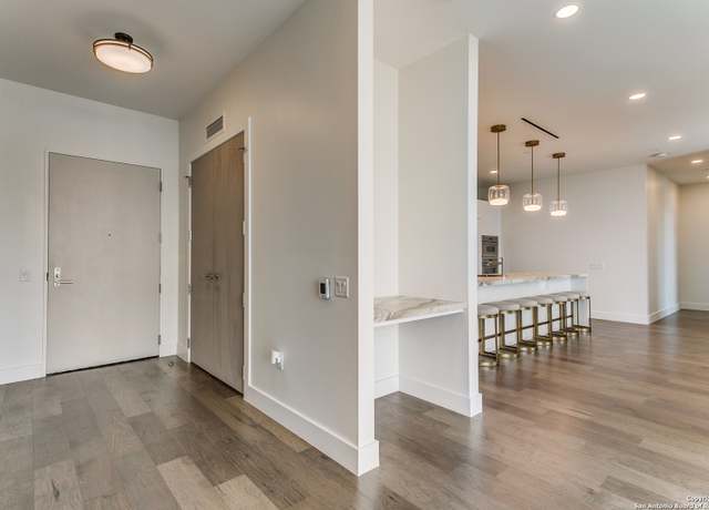 Property at 123 Lexington Ave #1610, San Antonio, TX 78205-1127, 2 beds, 2.5 baths
