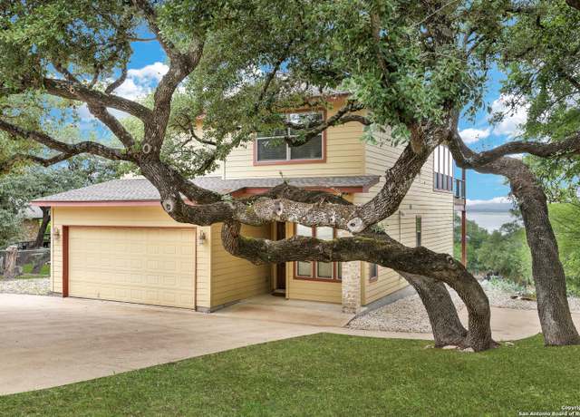 Property at 1298 Oakridge Ln, Canyon Lake, TX 78133, 3 beds, 2.5 baths