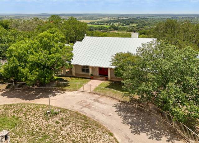 Property at 102 County Road 4773, Castroville, TX 78009, 3 beds, 2.5 baths