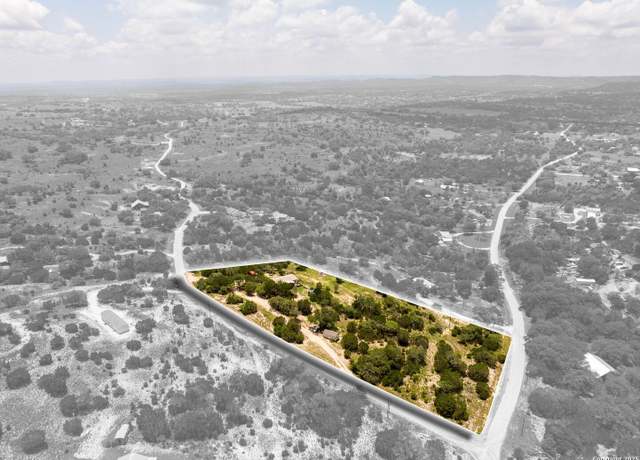 Property at 104 Whitworth, Boerne, TX 78006, 3 beds, 2 baths