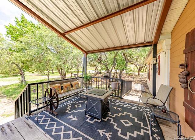 Property at 104 Whitworth, Boerne, TX 78006, 3 beds, 2 baths