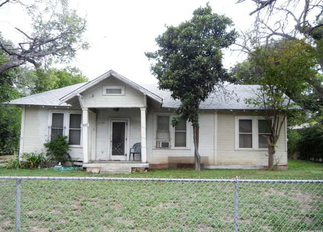 Property at 1845 Saltillo St, San Antonio, TX 78207-6817, 2 beds, 1 bath