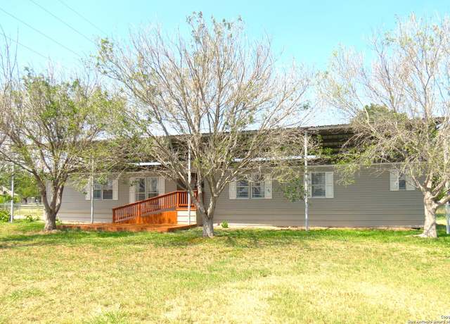 Property at 506 Willow, Jourdanton, TX 78026, 3 beds, 2 baths
