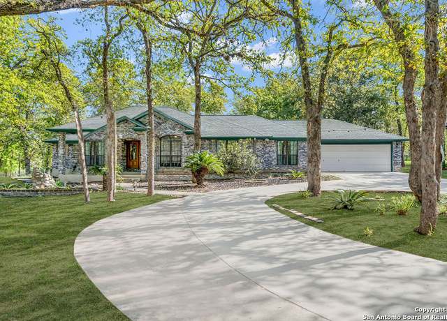 Property at 202 Oak Bnd, La Vernia, TX 78121, 3 beds, 2 baths