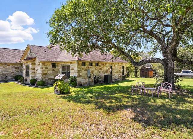 Property at 121 Carrizo Rdg, Floresville, TX 78114, 3 beds, 2 baths