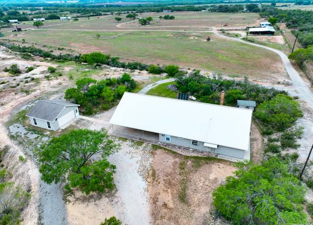 Property at 405 County Road 6642, Devine, TX 78016-4400, 2 beds, 2.5 baths