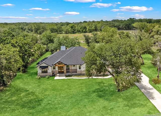 Property at 156 Cibolo Rdg, La Vernia, TX 78121, 3 beds, 2.5 baths