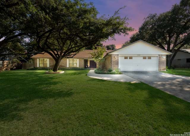 Property at 1115 Cardinal St, Pleasanton, TX 78064, 3 beds, 2.5 baths