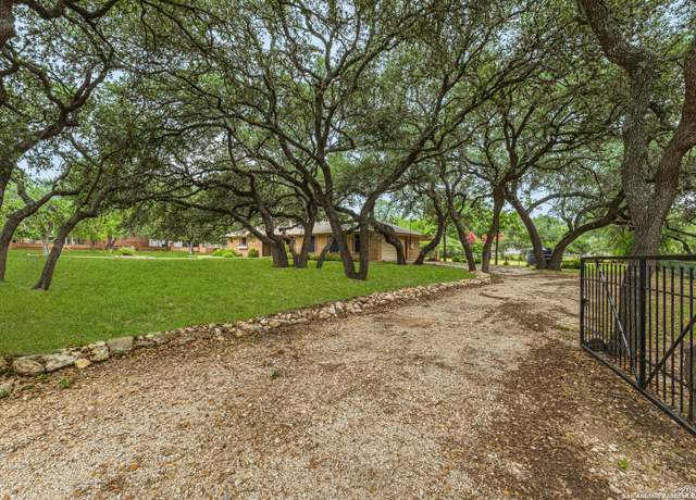 Property at 6674 Pembroke Rd, San Antonio, TX 78240, 4 beds, 2 baths