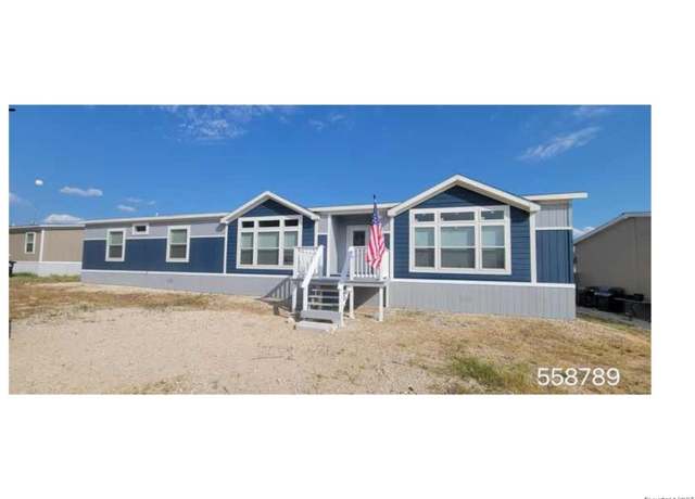 Property at 141 Viridian Vw, Pleasanton, TX 78064, 4 beds, 2 baths