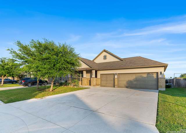 Property at 5645 Meadow Vw, New Braunfels, TX 78132, 3 beds, 2 baths