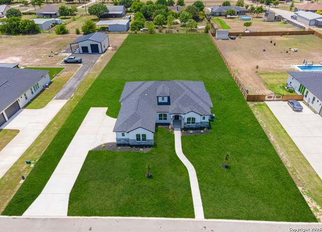 Property at 259 Venado Oaks, Castroville, TX 78009, 4 beds, 3.5 baths