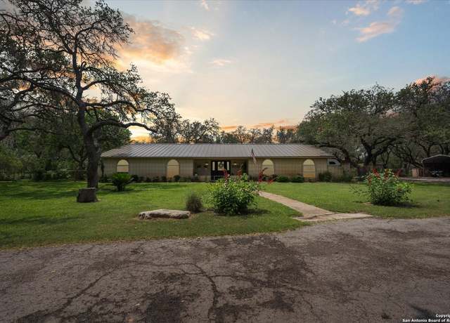 Property at 101 Cynthia, Pleasanton, TX 78064, 3 beds, 2 baths