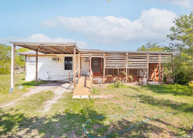 Property at 418 N Cedar, Pearsall, TX 78061, 2 beds, 2 baths