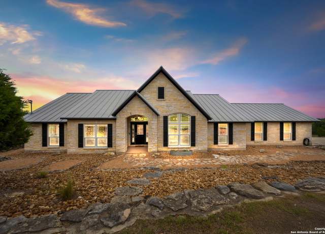 Property at 212 Vista Vw, Spring Branch, TX 78070, 4 beds, 2 baths