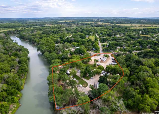 Property at 266 Meadow Lk, Seguin, TX 78155
