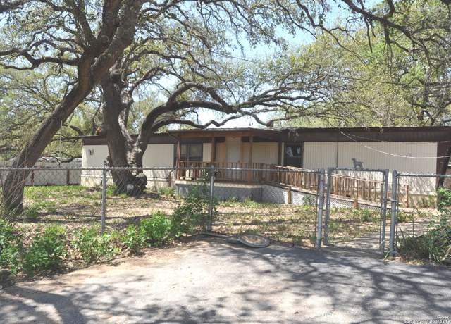 Property at 707 Devine, Devine, TX 78016, 3 beds, 2 baths