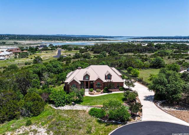 Property at 125 Enigma Ave, Spring Branch, TX 78070, 5 beds, 4 baths