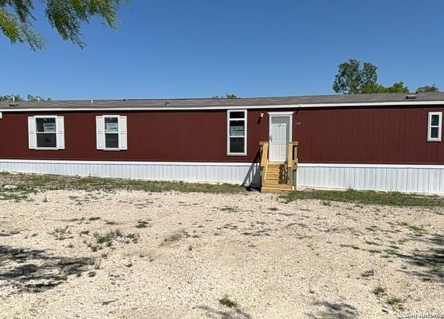Property at 224 Forest Crk, Devine, TX 78016, 3 beds, 2 baths