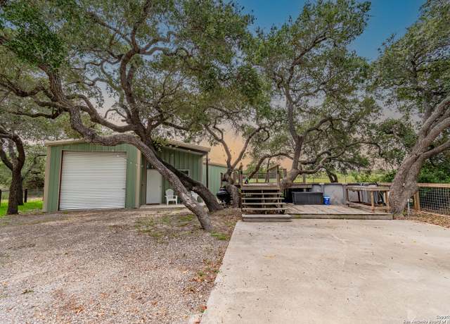 Property at 22 Conlin, Rockport, TX 78382, 1 bed, 1 bath