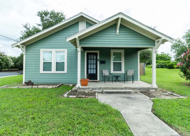 Property at 1101 Saint Marys, Beeville, TX 78102, 2 beds, 1 bath