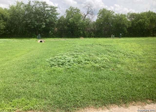 Property at 111 Sutton Place-lot 11, Uvalde, TX 78801