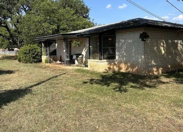 Property at 356 Dallas St, Bandera, TX 78003, 3 beds, 1.5 baths