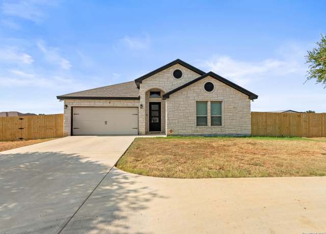 Property at 132 Medium Mdw, Lytle, TX 78052, 4 beds, 3 baths