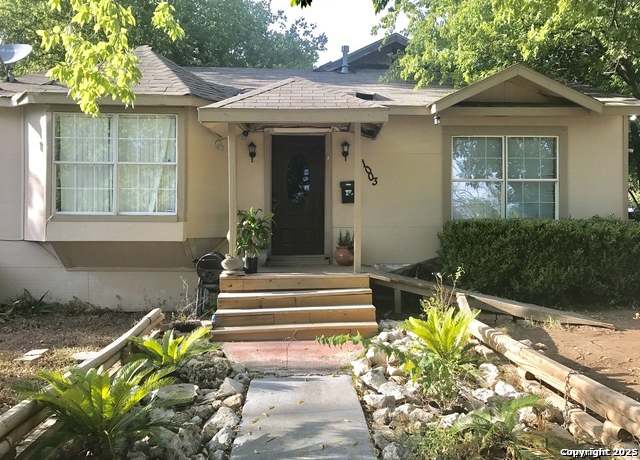 Property at 1003 Wildwood, San Antonio, TX 78201, 3 beds, 2 baths