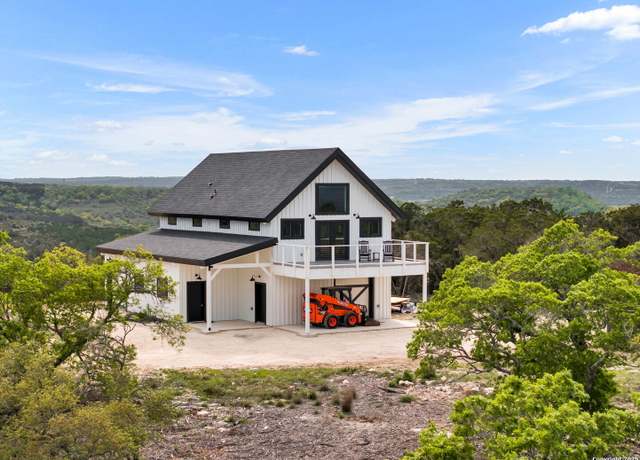 Property at 689 FM 289, Boerne, TX 78006, 2 beds, 2 baths
