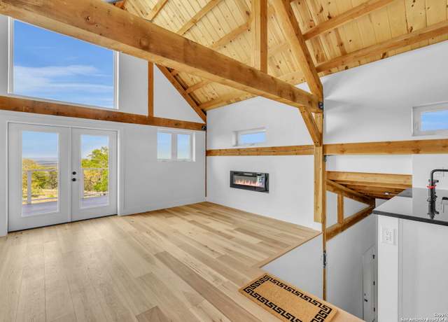 Property at 689 FM 289, Boerne, TX 78006, 2 beds, 2 baths