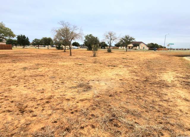 Property at 160 W Medium Mdw, Lytle, TX 78052