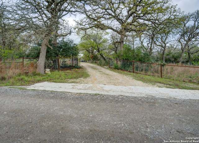 Property at 140 Guadalupe Ranch Ln, Seguin, TX 78155, 2 beds, 1 bath