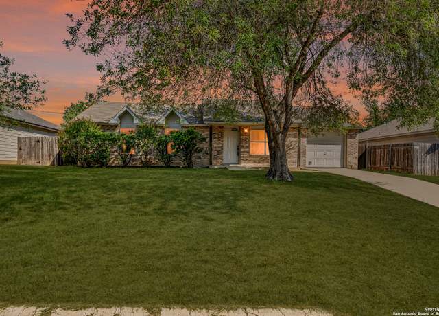 Property at 109 Saguaro, Jourdanton, TX 78026, 3 beds, 2 baths