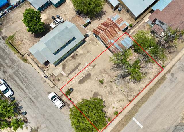 Property at 207 Rodriguez St, Del Rio, TX 78840