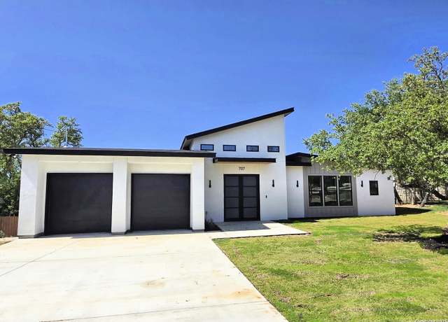 Property at 707 Lone Cir, San Antonio, TX 78260, 4 beds, 4.5 baths