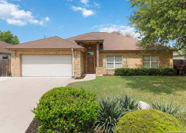 Property at 208 Firestone, Meadowlakes, TX 78654, 3 beds, 2.5 baths