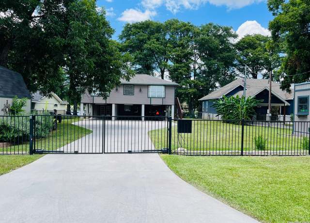 Property at 1321 E Zipp, New Braunfels, TX 78130, 4 beds, 4.5 baths