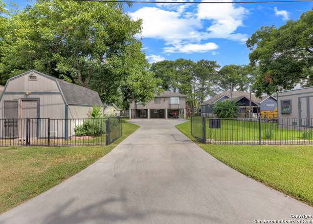 Property at 1321 E Zipp, New Braunfels, TX 78130, 4 beds, 4.5 baths