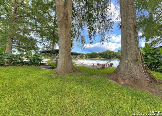 Property at 1321 E Zipp, New Braunfels, TX 78130, 4 beds, 4.5 baths