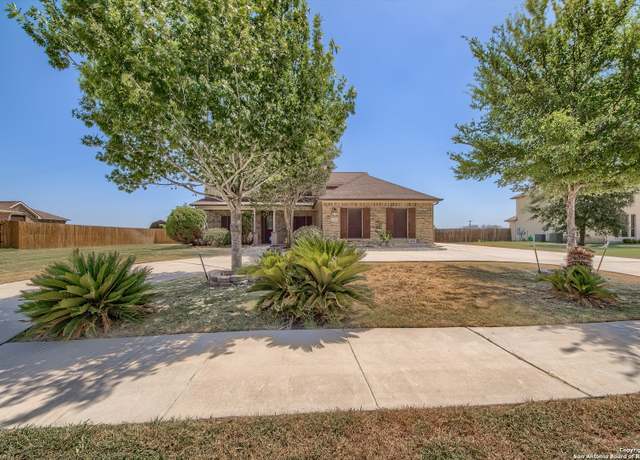 Property at 7039 Laura Hts, Schertz, TX 78154, 5 beds, 4 baths