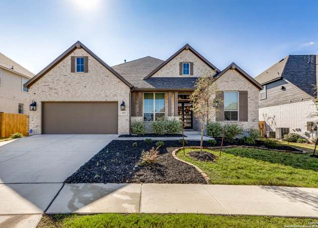 Property at 1915 Privet Rd, New Braunfels, TX 78132, 4 beds, 3.5 baths