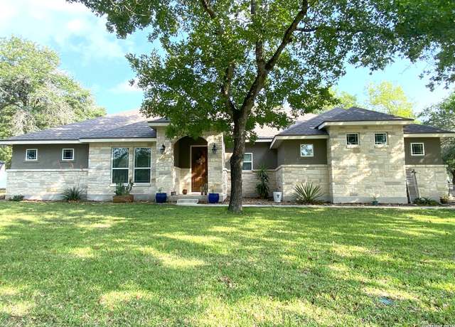 Property at 284 Cibolo Rdg, La Vernia, TX 78121, 4 beds, 2.5 baths