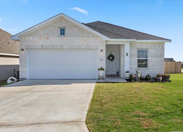 Property at 904 Gray Cloud, New Braunfels, TX 78130, 3 beds, 2 baths