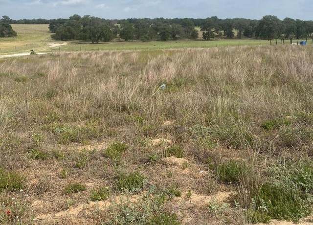 Property at 701 Sunrise Ln, La Vernia, TX 78121