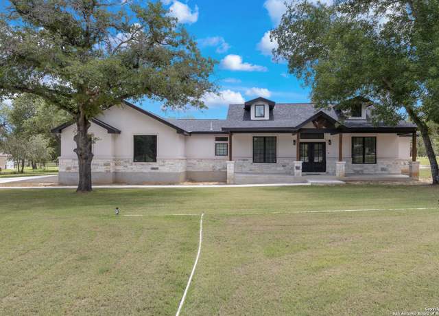 Property at 137 County Road 6876, Natalia, TX 78059, 4 beds, 3.5 baths
