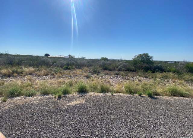 Property at 70 Greystone Hills Cir, Uvalde, TX 78801