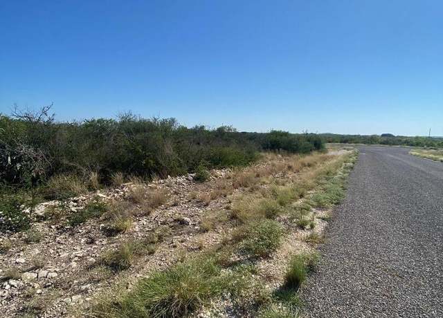 Property at 29 Rocky Hills Cir, Uvalde, TX 78801