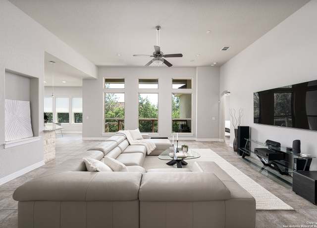 Property at 1126 Via Se Villa, San Antonio, TX 78260, 4 beds, 2.5 baths